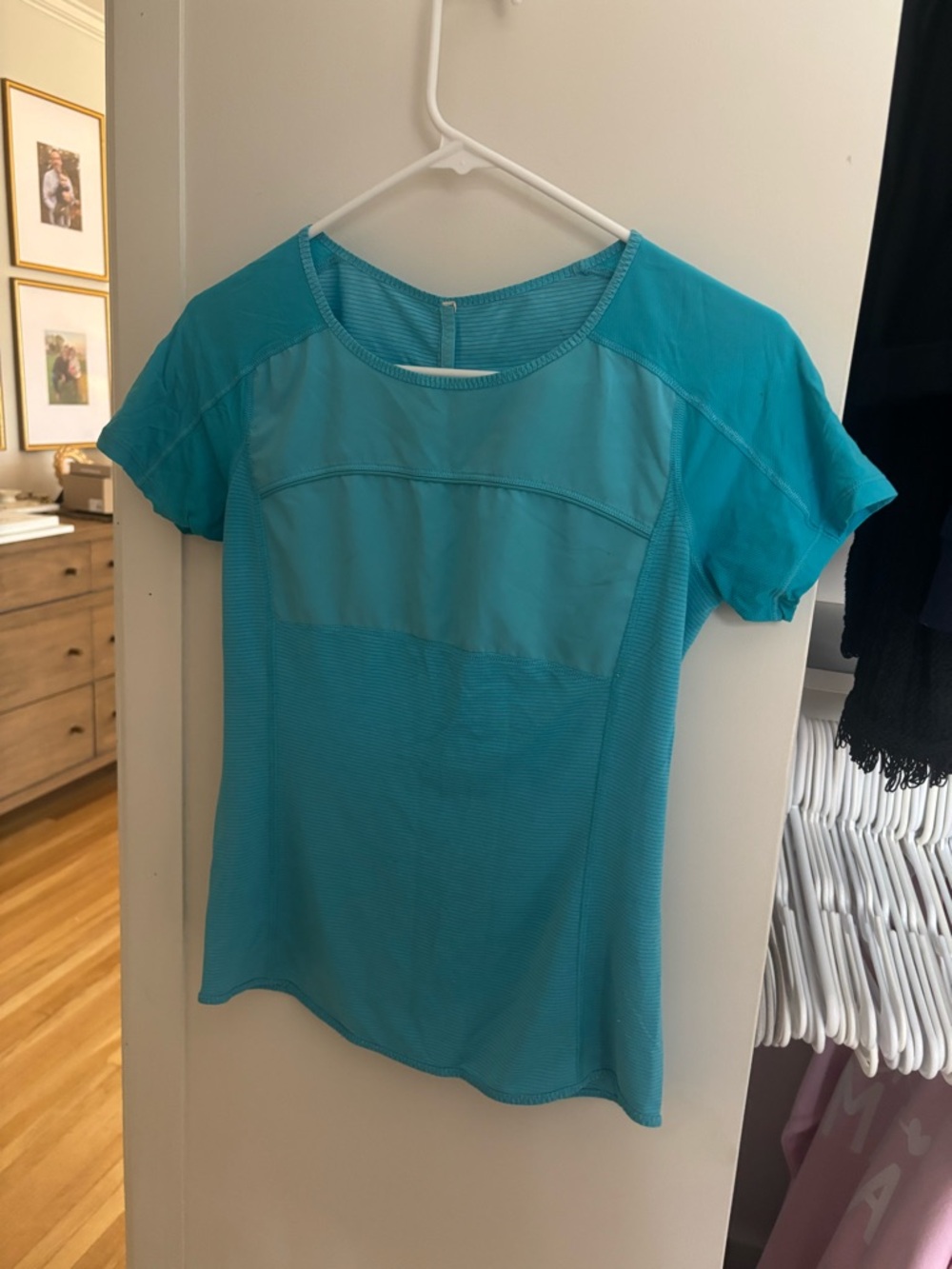 lululemon athletica Bright Turquoise Short Sleeve Tee